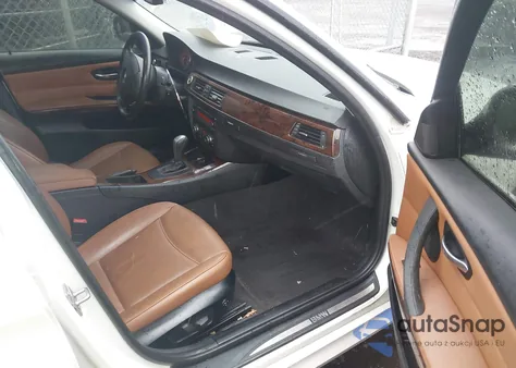 2011 BMW 328I xDrive z USA, uszkodzony, nr VIN WBAPK7G58BNN70902